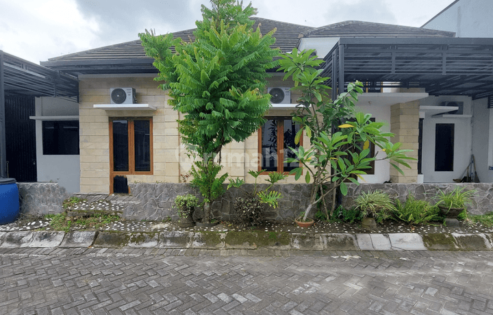 Royal Maguwo Residence.