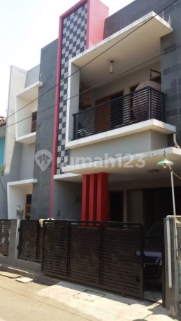 rumah bagus 2 lantai siap huni di saluyu riung bandung 