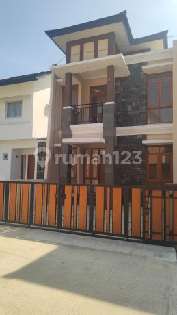 Rumah Baru Di Komplek Taman Persada Residence Ciwasta