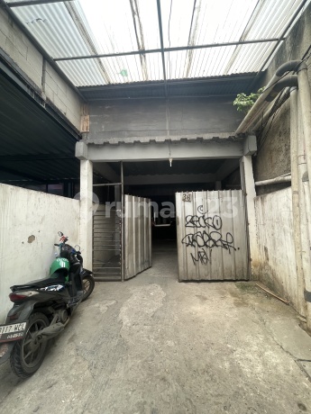 Vacant Boarding House and Land Can Be Used for Business Premises or Warehouses in Bintaro
