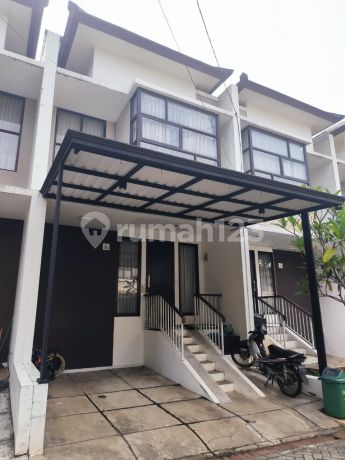 Rumah Nyaman & Strategis di Cluster The Villas Serpong Rumah Nyaman & Strategis di Cluster The Villas Serpong