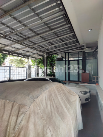 RUMAH MEWAH HOEK 2 LANTAI, PONDOK INDAH JAKARTA SELATAN, LINGKUNGAN ASRI BANYAK POHON, ROW JALAN BESAR, DEKAT BCA PONDOK INDAH, MALL PIM, SEKOLAH RAFFLES PONDOK INDAH