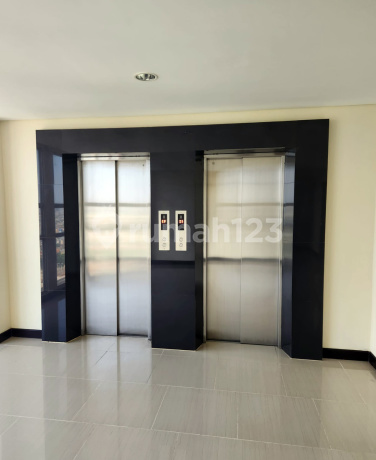 UNIT BRAND NEW! 3 BR Apartment, The Sommerset Kencana Pondok Indah South Jakarta, High Floor, Double Private Elevator