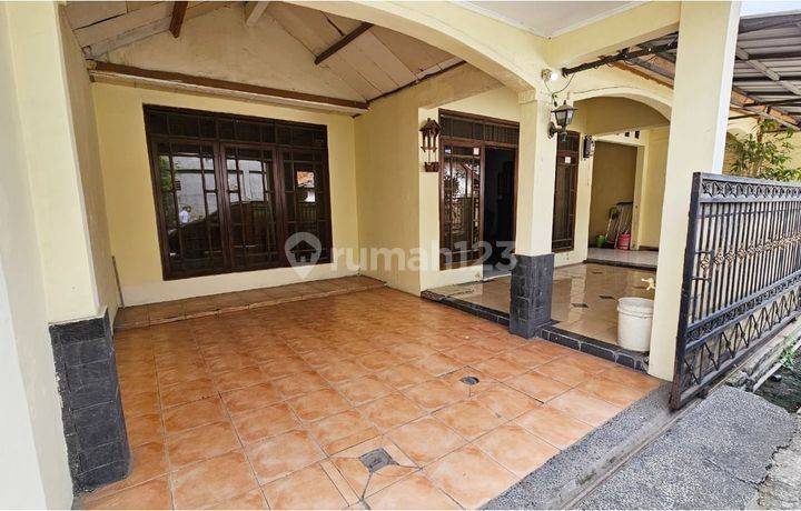 Rumah Siap Huni 3 Lantai Di Komplek Kota Baru Cibaduyut