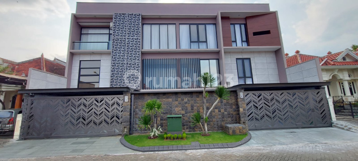DiJual Rumah Mewah Full Furnish Baru Gress di Istana Dieng Malang DiJual Rumah Mewah Full Furnish Baru Gress di Istana Dieng Malang
