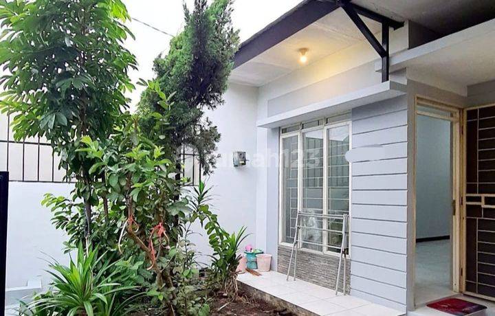 Rumah Bagus siap huni Unfurnished SHM Taman Holis Indah II