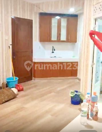  Apartemen Mediterania Gajah Mada Residence 3 Kamar Tidur Semi Furnished Bagus 