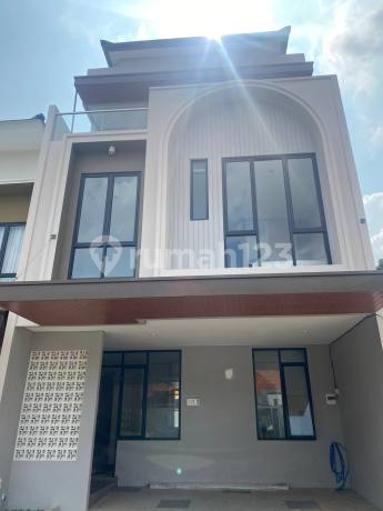 rumah lebar 10 meter 3 lantai dekat mrt, toll & mall lebak bulus jakarta selatan