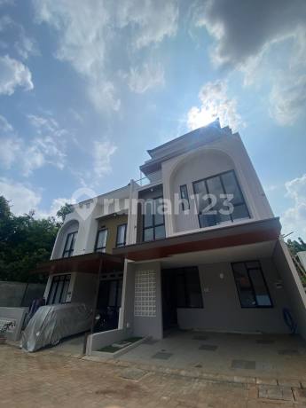 rumah lebar 10 meter 3 lantai dekat mrt, toll & mall lebak bulus jakarta selatan