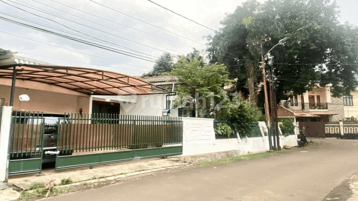 Hook House in Loka Indah Complex, Warung Buncit, South Jakarta
