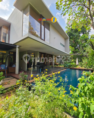 Rumah bagus Tropical Modern Di Cipete furnished pool siap huni 
