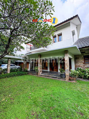 Rumah 2 Lantai di Dharmawangsa Private Pool