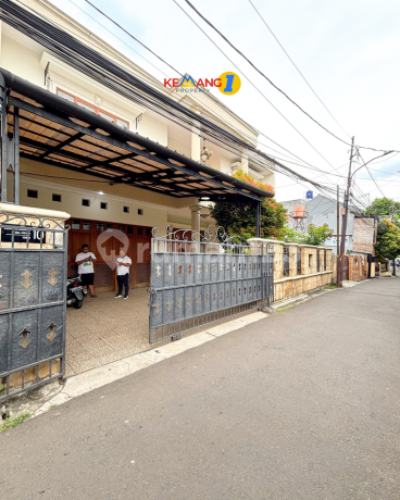 Rumah 2 Lantai di Cilandak Dekat Citos Lokasi Strategis SHM Rumah 2 Lantai di Cilandak Dekat Citos Lokasi Strategis SHM
