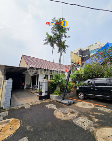 House in a Complex, Quiet Location Near MRT Station and SHM Toll Gate