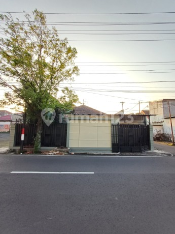 Rumah 2 Lantai Posisi Hook Siap Huni Di Poros Jalan Lokasi Strategis Di Tengah Kota Rumah 2 Lantai Posisi Hook Siap Huni Di Poros Jalan Lokasi Strategis Di Tengah Kota