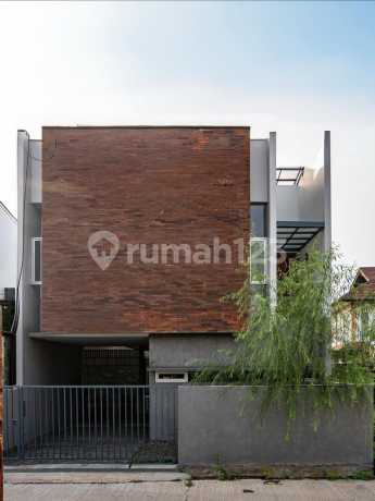 Rumah Baru Cantik Siap Huni di Dekat Griya Arcamanik Bandung