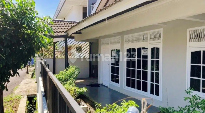 Rumah Siap Huni Baru Renov di Salendro Turangga Bandung Rumah Siap Huni Baru Renov di Salendro Turangga Bandung