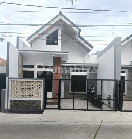 Beautiful Ready to Occupy Barata Harapan Jaya Housing Bekasi