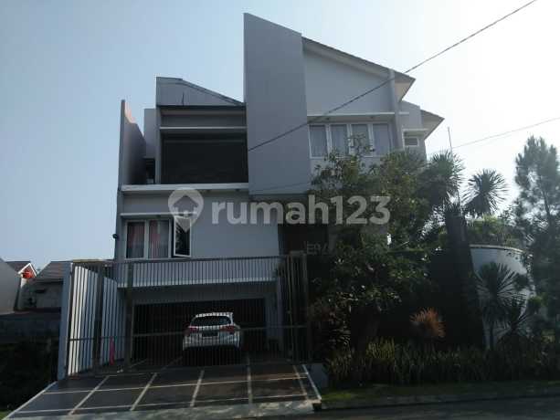 Duta Gardenia House. Corner & Luxurious. South Facing.