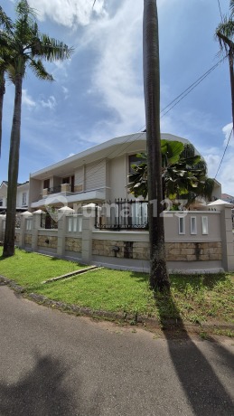 Rumah Mewah Puri Indah Depan Taman Umum Termurah