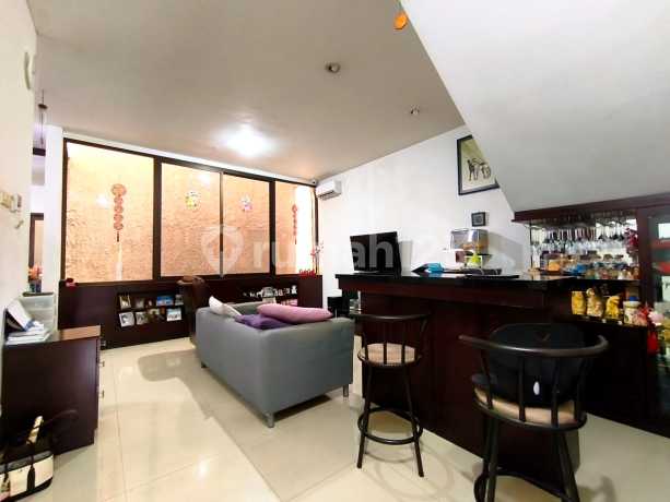 Rumah Rapih 3Lantai Permata Buana