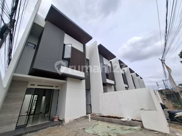 Rumah Siap Huni Dekat LRT, Bebas Banjir