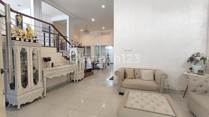 Di Jual Rumah Mewah Grand Wisata hadap jalan Boulevard Di Jual Rumah Mewah Grand Wisata hadap jalan Boulevard