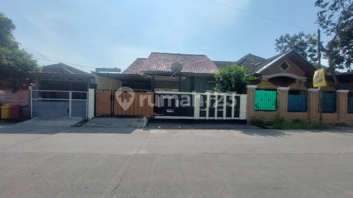 Di Jual Rumah Perumnas 3 Posisi Jalan Raya bisa Buka Usaha Di Jual Rumah Perumnas 3 Posisi Jalan Raya bisa Buka Usaha