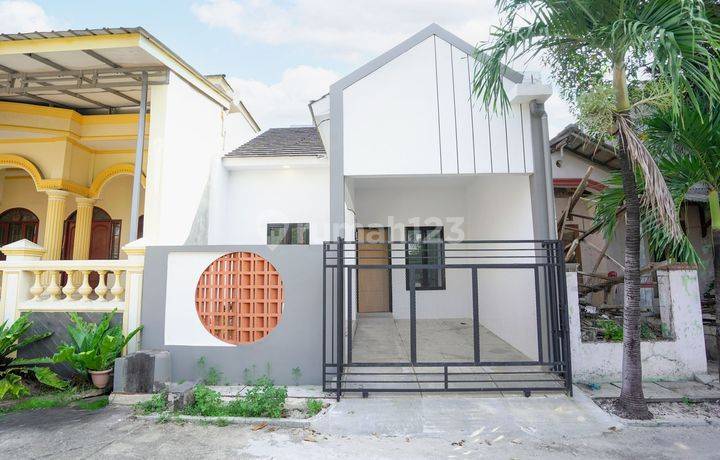 Rumah 14 Menit ke Summarecon Mall Bekasi SHM Siap KPR J32544