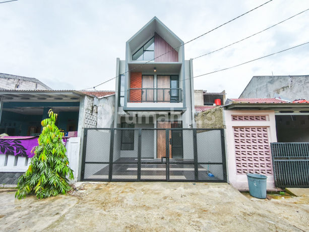 SHM House 2 Floors Ready for KPR 10 Minutes to Sentul 2 Toll Gate J-39523 SHM House 2 Floors Ready for KPR 10 Minutes to Sentul 2 Toll Gate J-39523