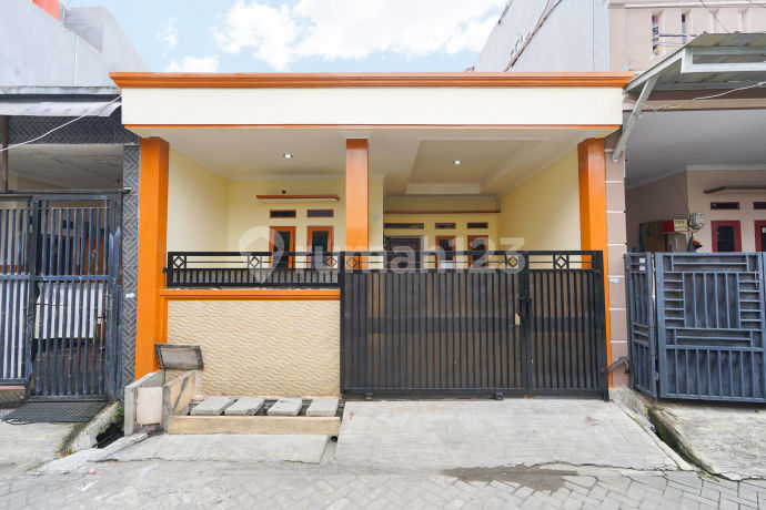 Rumah SHM Hadap Utara 10 Menit ke Gerbang Tol Karang Tengah Barat 2 Siap KPR J-13159