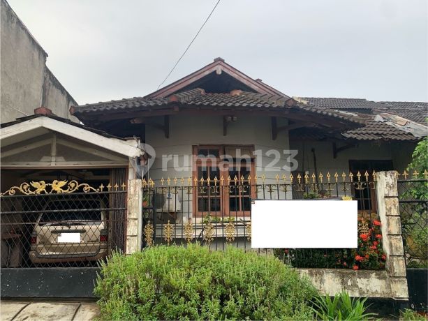 Rumah Strategis 10 Menit ke Terminal Lebak Bulus Luas 1 Lt Bisa KPR J-30974