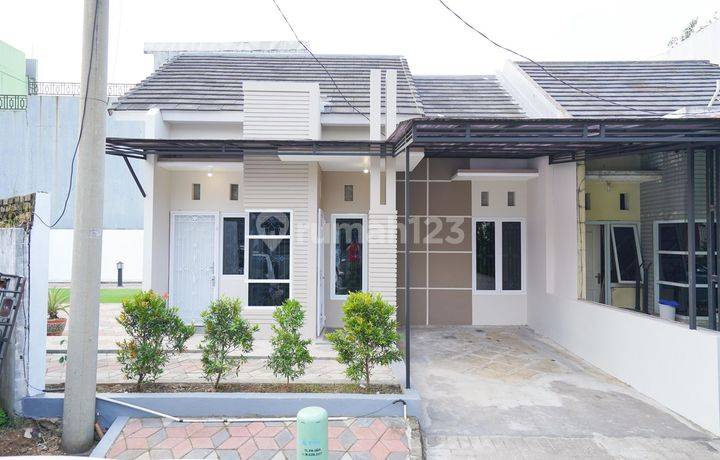 Rumah Luas Semi Furnished 8 Menit ke Mall Cibinong City Harga Nego J15920
