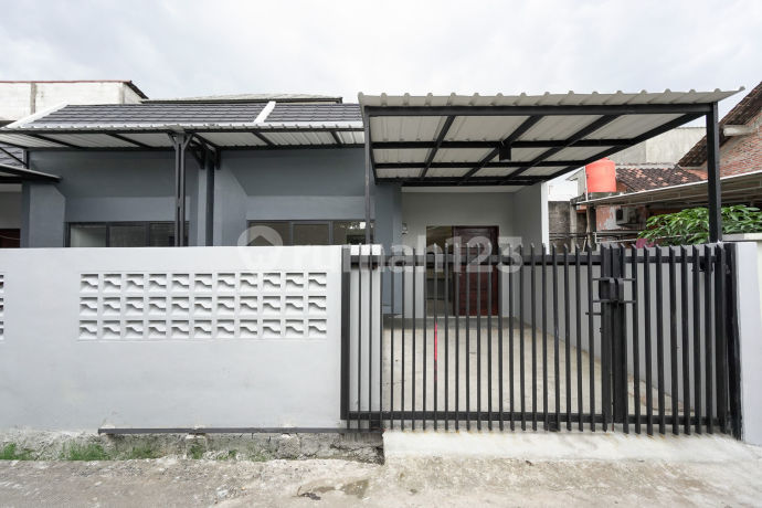 SHM House Flood-Free Near Summarecon Bekasi with KPR J-39785 Assistance SHM House Flood-Free Near Summarecon Bekasi with KPR J-39785 Assistance