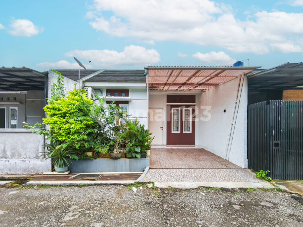 Rumah Strategis 15 Mnt ke Stasiun Cisauk Siap Huni Dibantu KPR J-43969 Rumah Strategis 15 Mnt ke Stasiun Cisauk Siap Huni Dibantu KPR J-43969