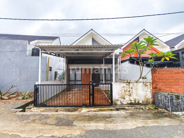 Rumah Strategis 14 Menit ke Gerbang Tol Narogong Bebas Banjir J46538