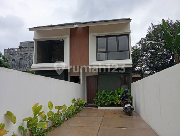 Modern House 17 Minutes to Kartika Husada Hospital Jatiasih, Land Area 104, Eligible for Mortgage J40796