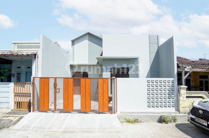 House 9 Minutes to Citra Harapan Hospital SHM Ready to Occupied Assisted by Mortgage J-32247