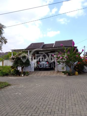 Rumah Hook Dijual di Komplek Alam Sanggar Indah Cihampelas