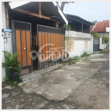 Selling Comfortable House in Jetis Permai Housing Complex, Sukoharjo Regency, Solo, Central Java.