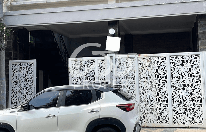Rumah 2 Lantai SHM di Perum Bulan Terang Utama, Malang
