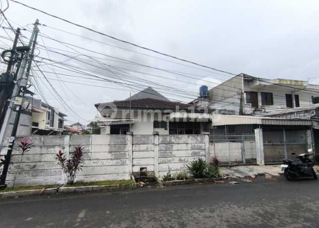 Jual Cepat Hitung Tanah! Rumah Posisi Hoek di Meruya Ilir, Nego