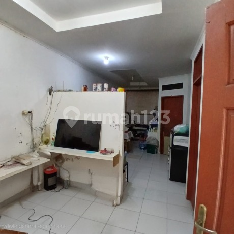 Quick Sale, Standard Ready-to-Occupy House in Sunter Bisma, Negotiable