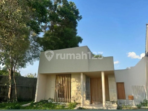 Dijual Rumah Greenhill Strategis Siap Huni