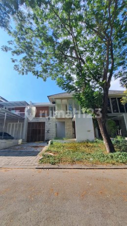 Rumah di Boulevard Grand Eastwood Citraland, Row Lebar 4 Mobil