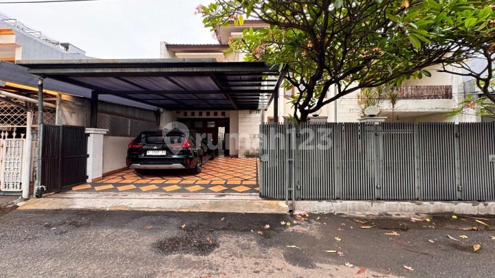 Turun! Rumah Luas Strategis di Kompleks Rapi Kelapa Gading