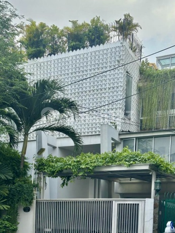 Jual Rumah Mewah 15X23m2 di Rawamangun