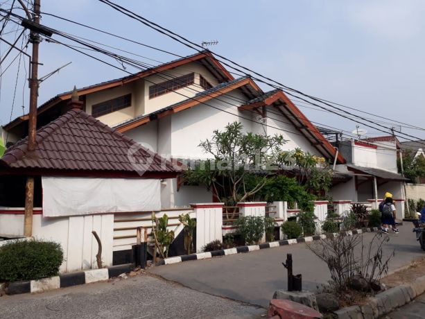 Rumah di Jl Jatayu Perumahan bumi Makmur SHM 2 Lantai Bagus