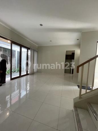 Rumah di Discovery Conserva Bintaro Jaya Sektor 9 Rumah di Discovery Conserva Bintaro Jaya Sektor 9
