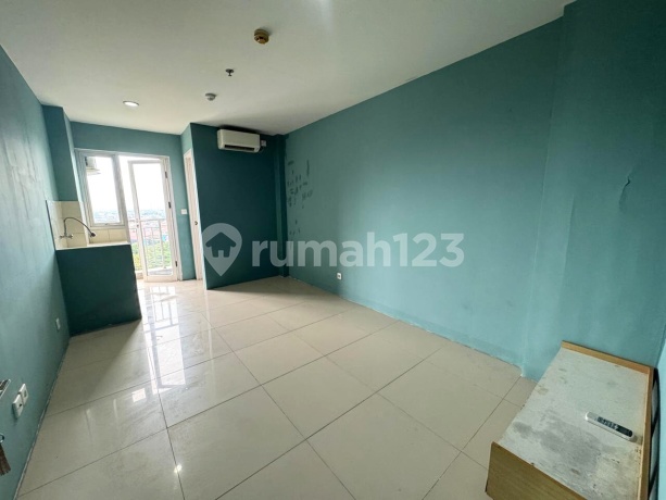 Quick and Cheap Sale of Bintaro Park View Studio Type Apartment in Pesanggrahan, South Jakarta